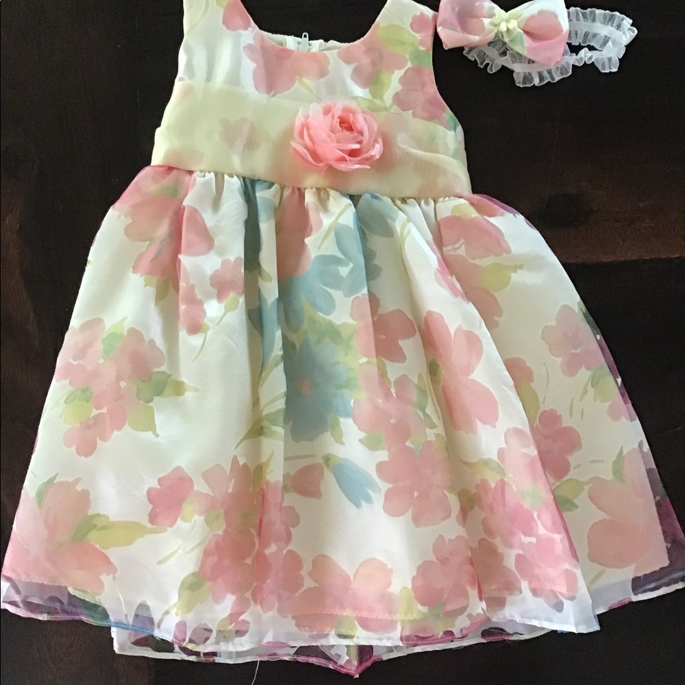 Good Girl Vintage Floral Dress w/Matching Bow